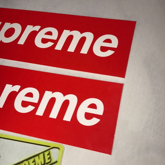 x3 Supreme STICKĖRS🆕 - Picture 2 of 9
